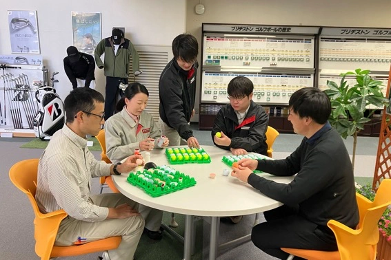 若い力が議論を重ね、数々の新製品作りにチャレンジしています。