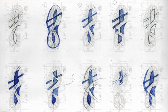 最近のゴルフシューズはスパイクレスシューズが主流となり、スパイクパターンをデザインするのも仕事の一つです。